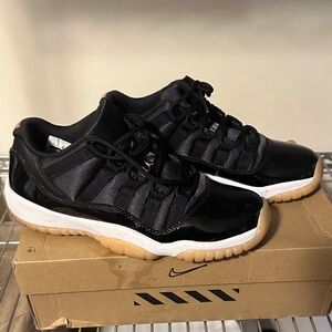 Nike Black and White Sneakers with Tan Sole